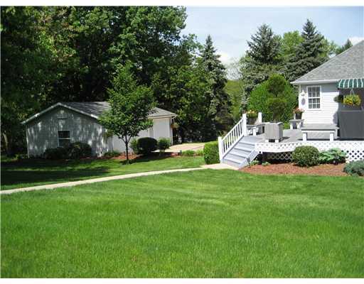 186 Maple Street Rochester, PA 15074 - Photo 3 of 17 Yard/Garden.