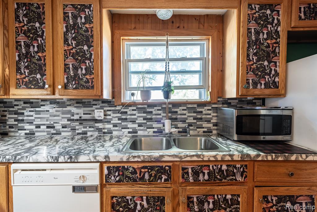 1133 West Sigler Road Carleton, MI 48117 - Photo 15 of 41