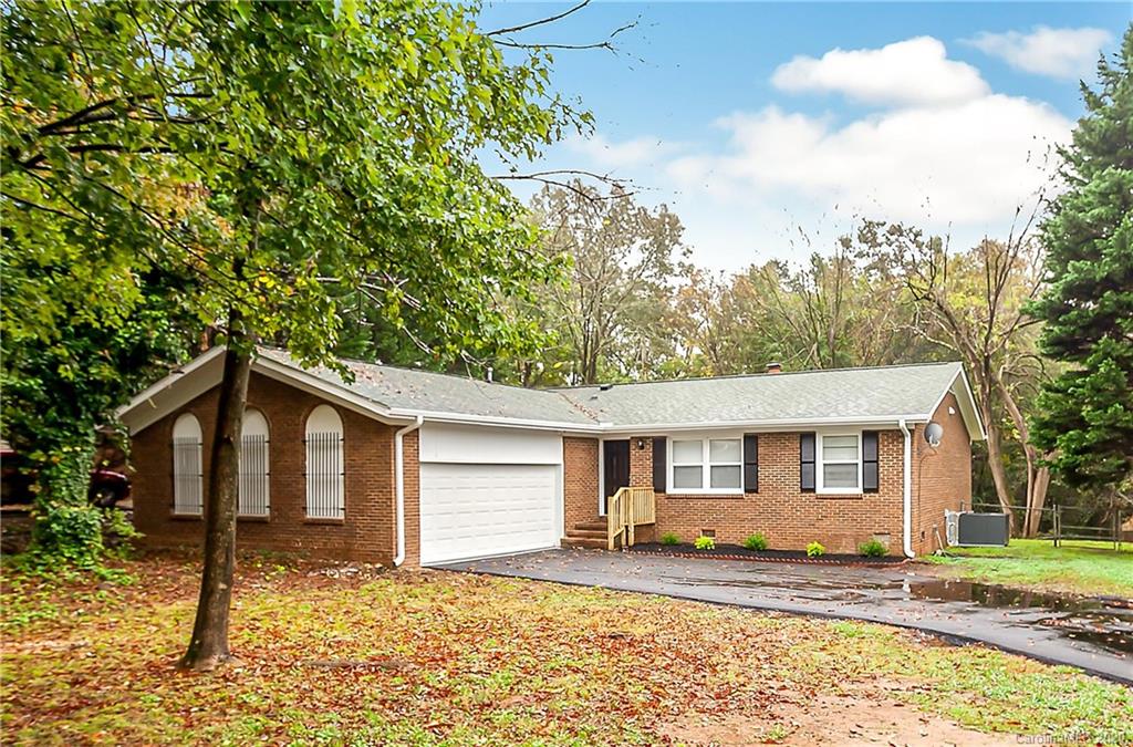 7115 Crossridge Road Charlotte, NC 28214 - Photo 1 of 13 Gallery Image 1