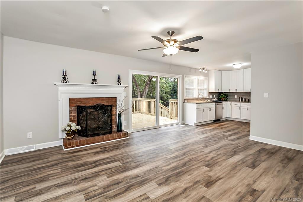 7115 Crossridge Road Charlotte, NC 28214 - Photo 3 of 13 Gallery Image 3