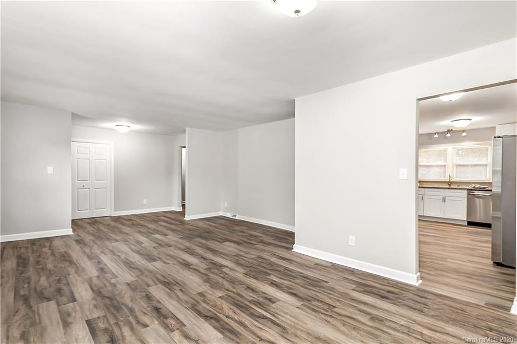 7115 Crossridge Road Charlotte, NC 28214 - Photo 7 of 13 Gallery Image 7