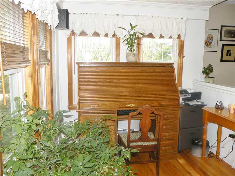 1015 Old Washington Road Canonsburg, PA 15317 - Photo 2 of 25 Den.