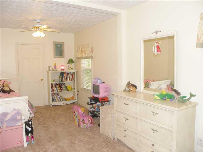 1015 Old Washington Road Canonsburg, PA 15317 - Photo 12 of 25 Bedroom.