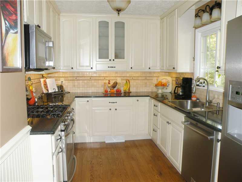 1015 Old Washington Road Canonsburg, PA 15317 - Photo 6 of 25 Kitchen.