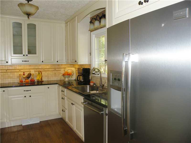 1015 Old Washington Road Canonsburg, PA 15317 - Photo 7 of 25 Kitchen.