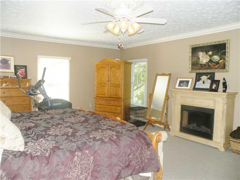 1015 Old Washington Road Canonsburg, PA 15317 - Photo 9 of 25 Master Bedroom.