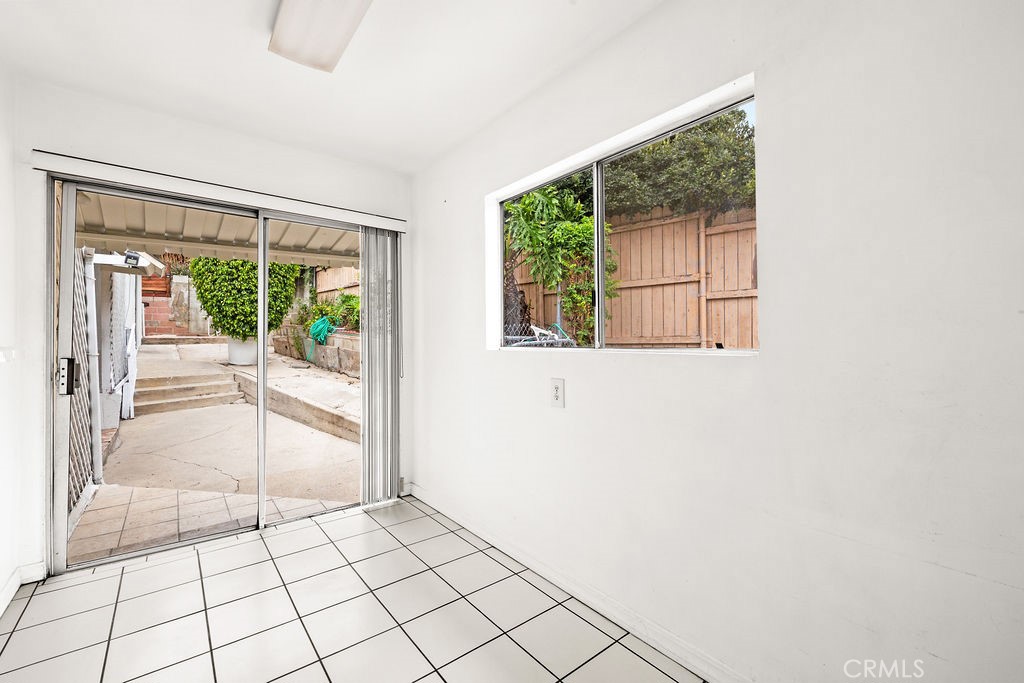 2012 Barnett Road Los Angeles, CA 90032 - Photo 20 of 60 Laundry Room Breakfast area