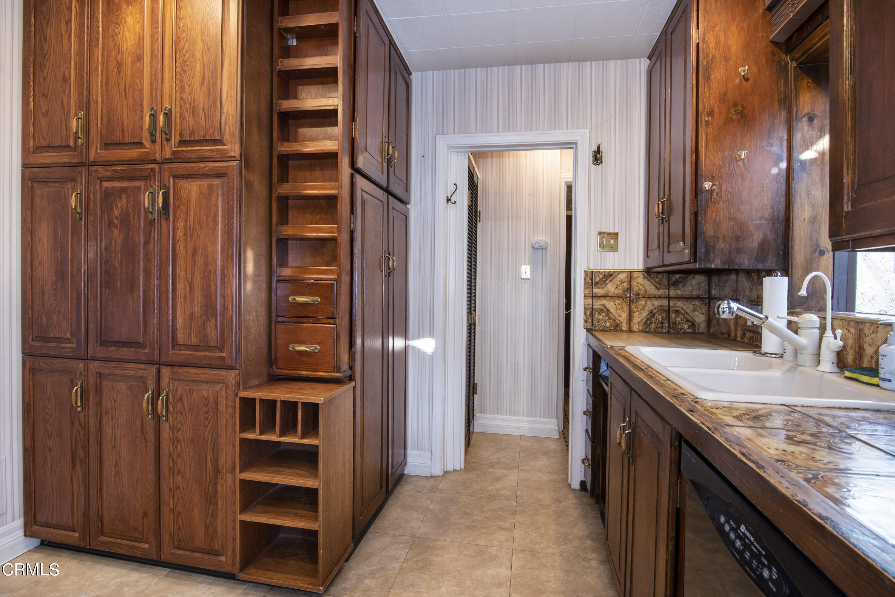 1024 Beverly Way Altadena, CA 91001 - Photo 14 of 53 CJC_8713B