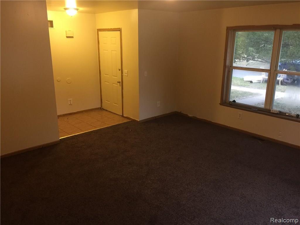 2892 Roulo Street Dearborn, MI 48120 - Photo 9 of 14 D24F327F-FF38-4681-B2C2-036F78323FD5.jpeg