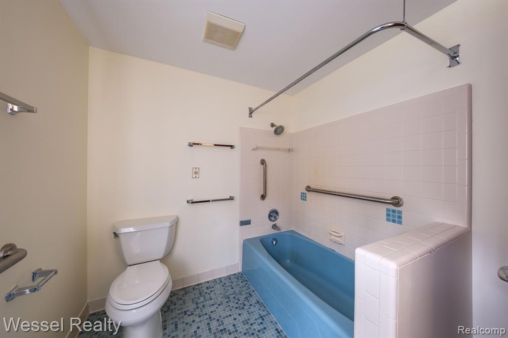 855 Townsend Road Leonard, MI 48367 - Photo 26 of 39