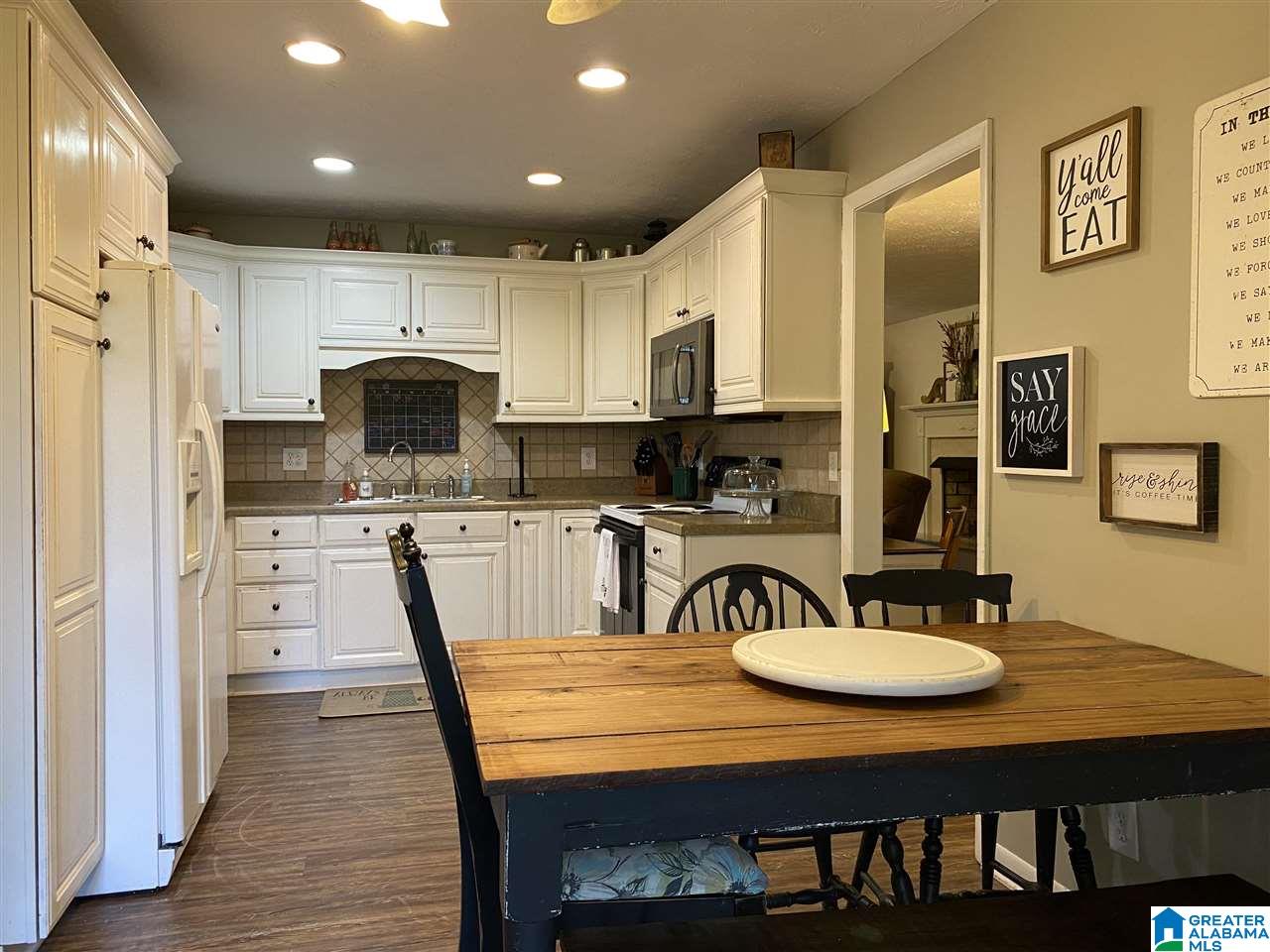 902 Cherokee Trail Anniston, AL 36206 - Photo 10 of 23