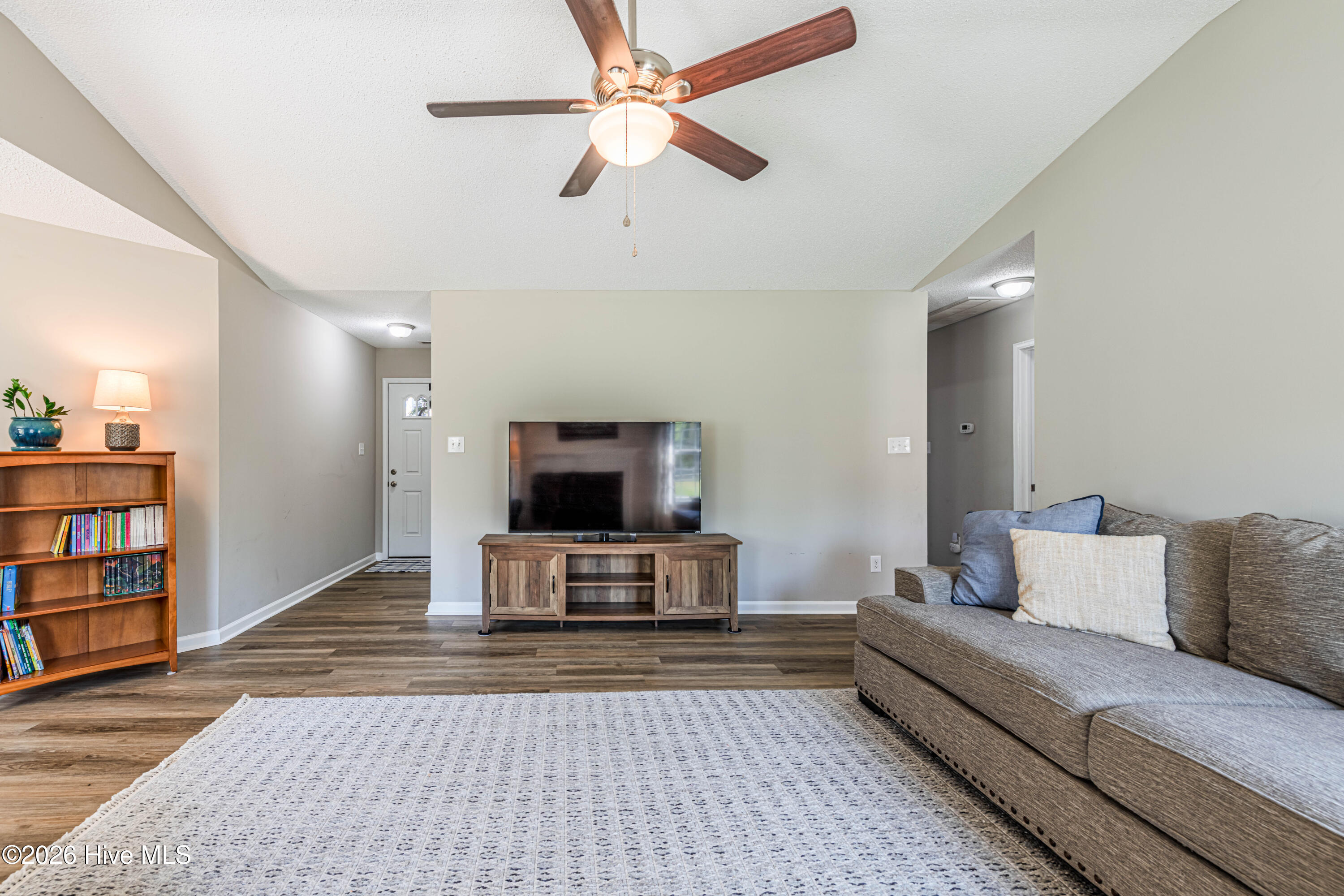 317 Shadyrock Path Richlands, NC 28574 - Photo 7 of 52 Rbecca P (18 of 51)