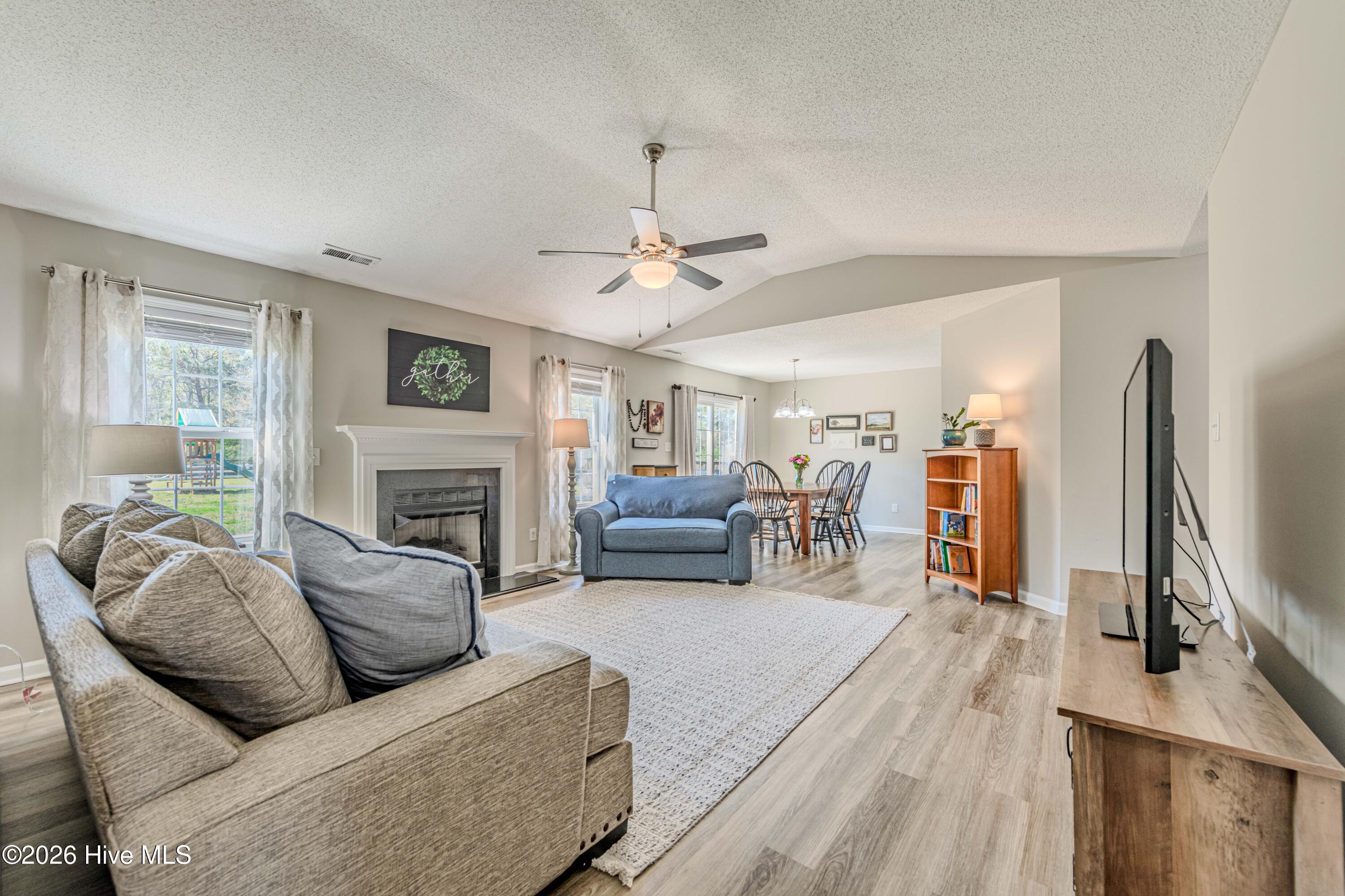 317 Shadyrock Path Richlands, NC 28574 - Photo 8 of 52 Rbecca P (17 of 51)