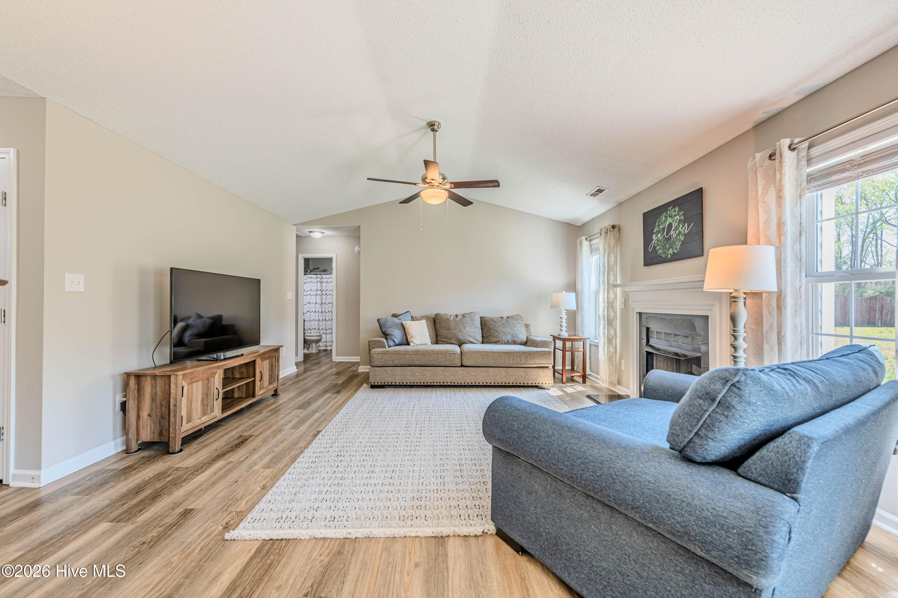 317 Shadyrock Path Richlands, NC 28574 - Photo 10 of 52 Rbecca P (15 of 51)