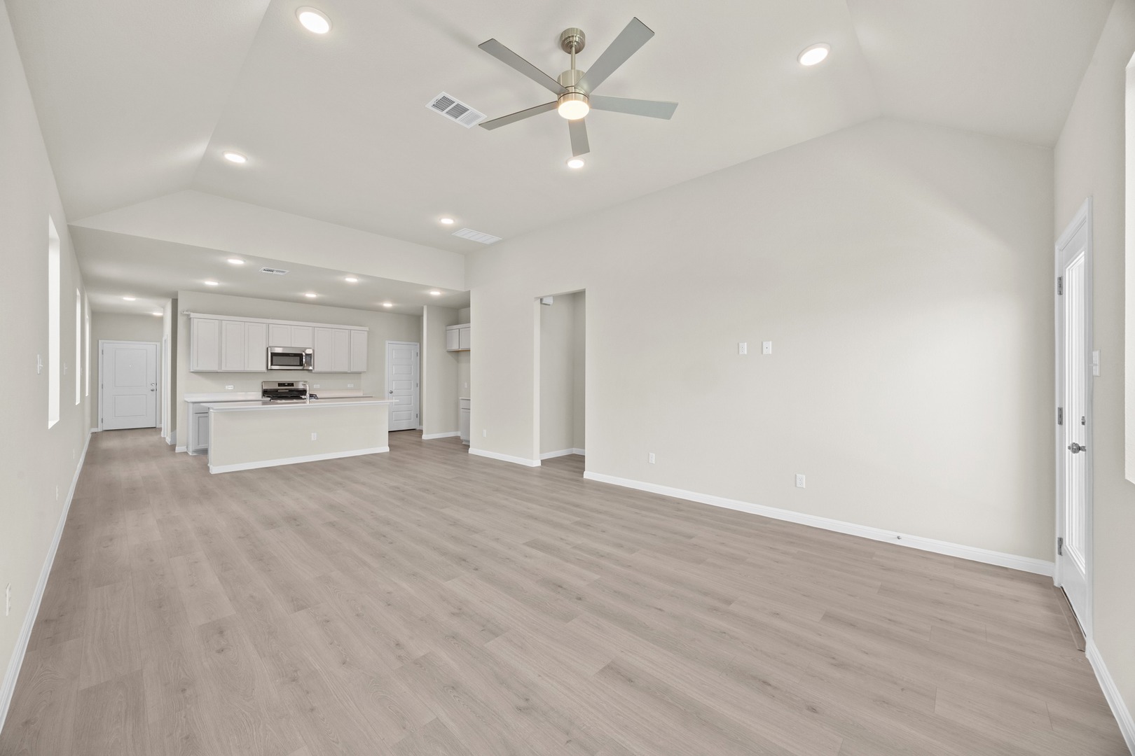 206 Hornet Street Elgin, TX 78621 - Photo 9 of 39
