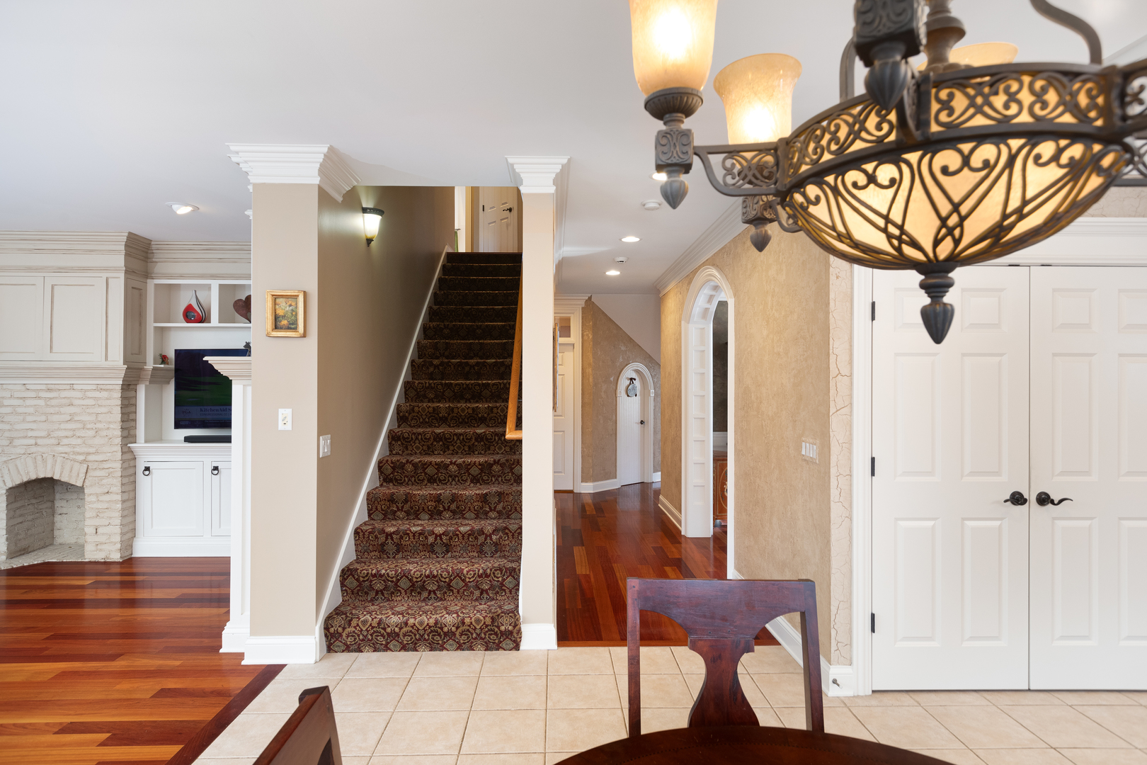 655 Sunset Drive Naperville, IL 60540 - Photo 30 of 61 a view of entryway and hall with wooden floor