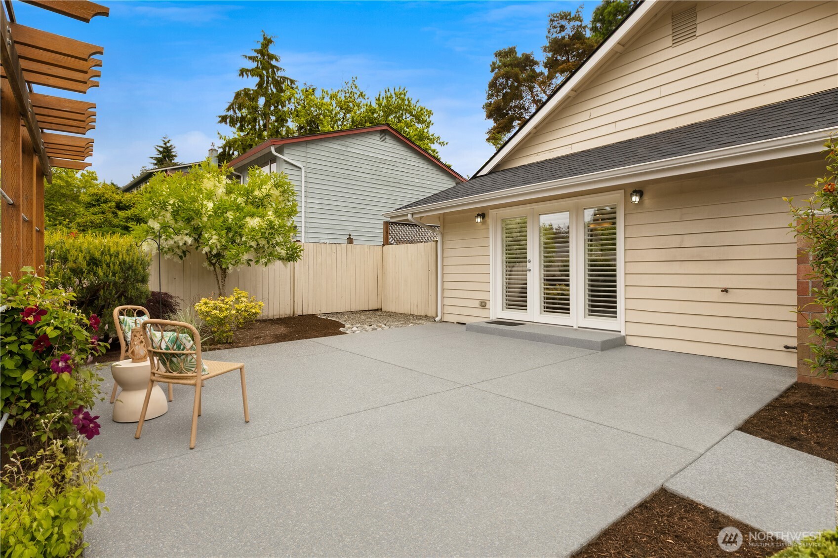 14518 112th Avenue Northeast Kirkland, WA 98034 - Photo 13 of 38