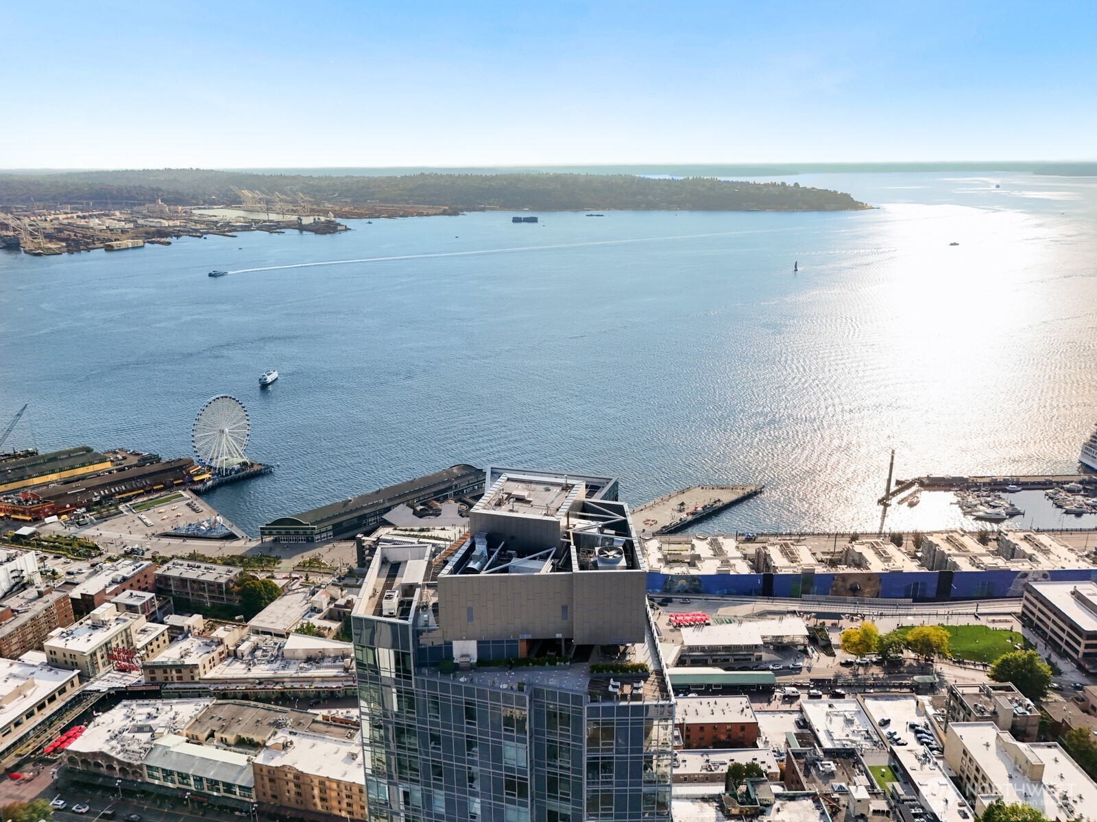 121 Stewart Street, Unit 1502 Seattle, WA 98101 - Photo 21 of 22 a view of a roof deck