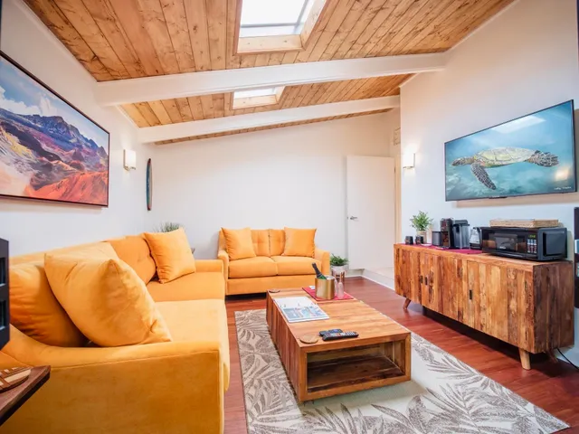 $3,750,000 | 19 Holomakani Place, Lahaina, HI 96761