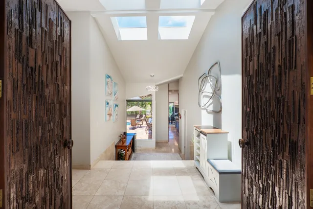 $3,750,000 | 19 Holomakani Place, Lahaina, HI 96761