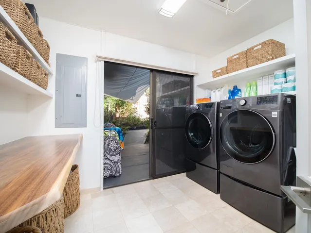 $3,750,000 | 19 Holomakani Place, Lahaina, HI 96761