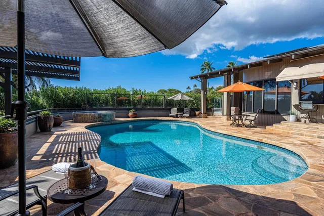 $3,750,000 | 19 Holomakani Place, Lahaina, HI 96761