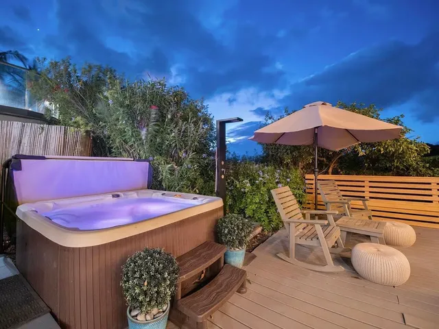 $3,750,000 | 19 Holomakani Place, Lahaina, HI 96761