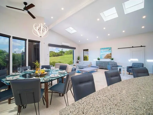 $3,750,000 | 19 Holomakani Place, Lahaina, HI 96761