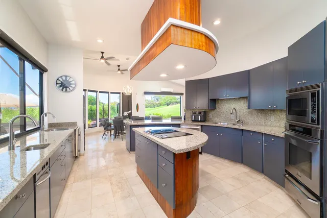 $3,750,000 | 19 Holomakani Place, Lahaina, HI 96761