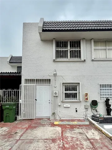 $2,250 | 4451 West 10th Lane, Unit 22, Hialeah, FL 33012