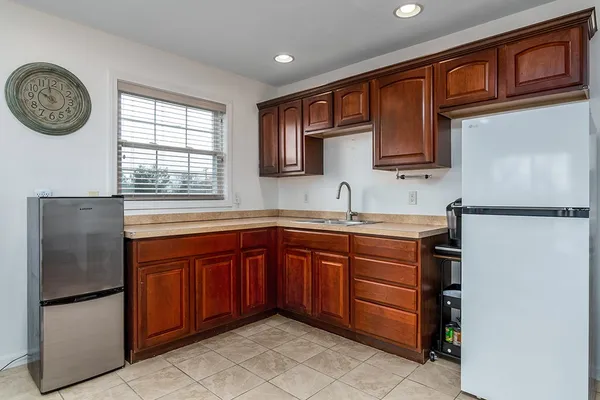 $599,000 | 160 Suburban Parkway, Warwick, RI 02889