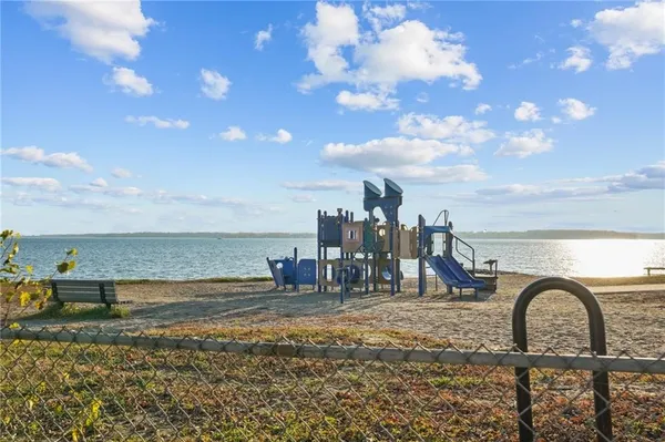 $599,000 | 160 Suburban Parkway, Warwick, RI 02889
