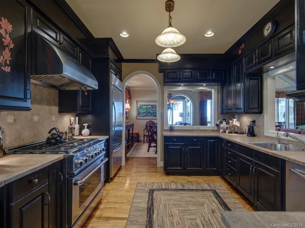 16 Spring Ridge Lane Hendersonville, NC 28739 - Photo 6 of 19 Gallery Image 6