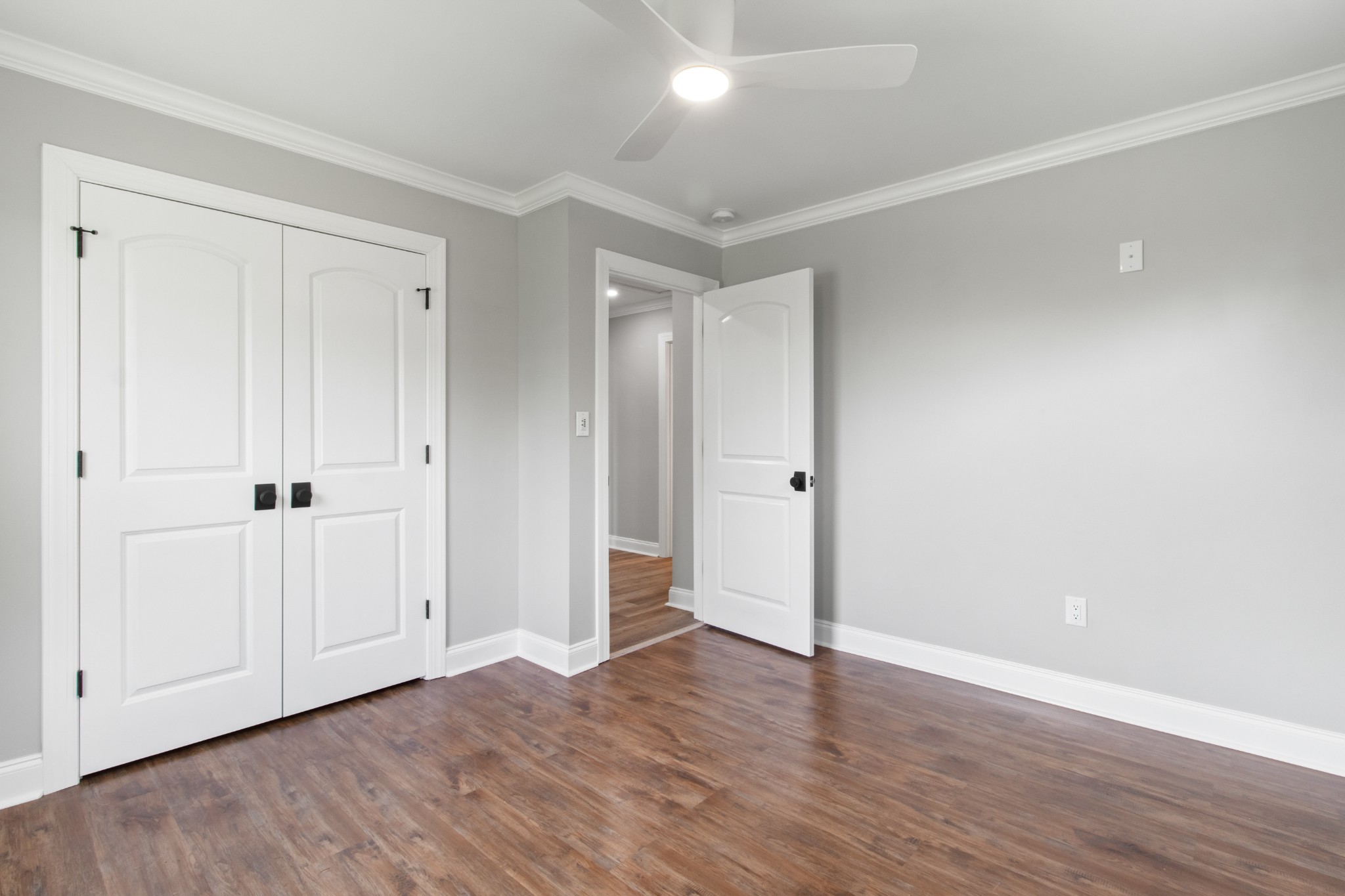 209 Hawkins Road Clarksville, TN 37040 - Photo 18 of 39 a view of an empty room and wooden floor