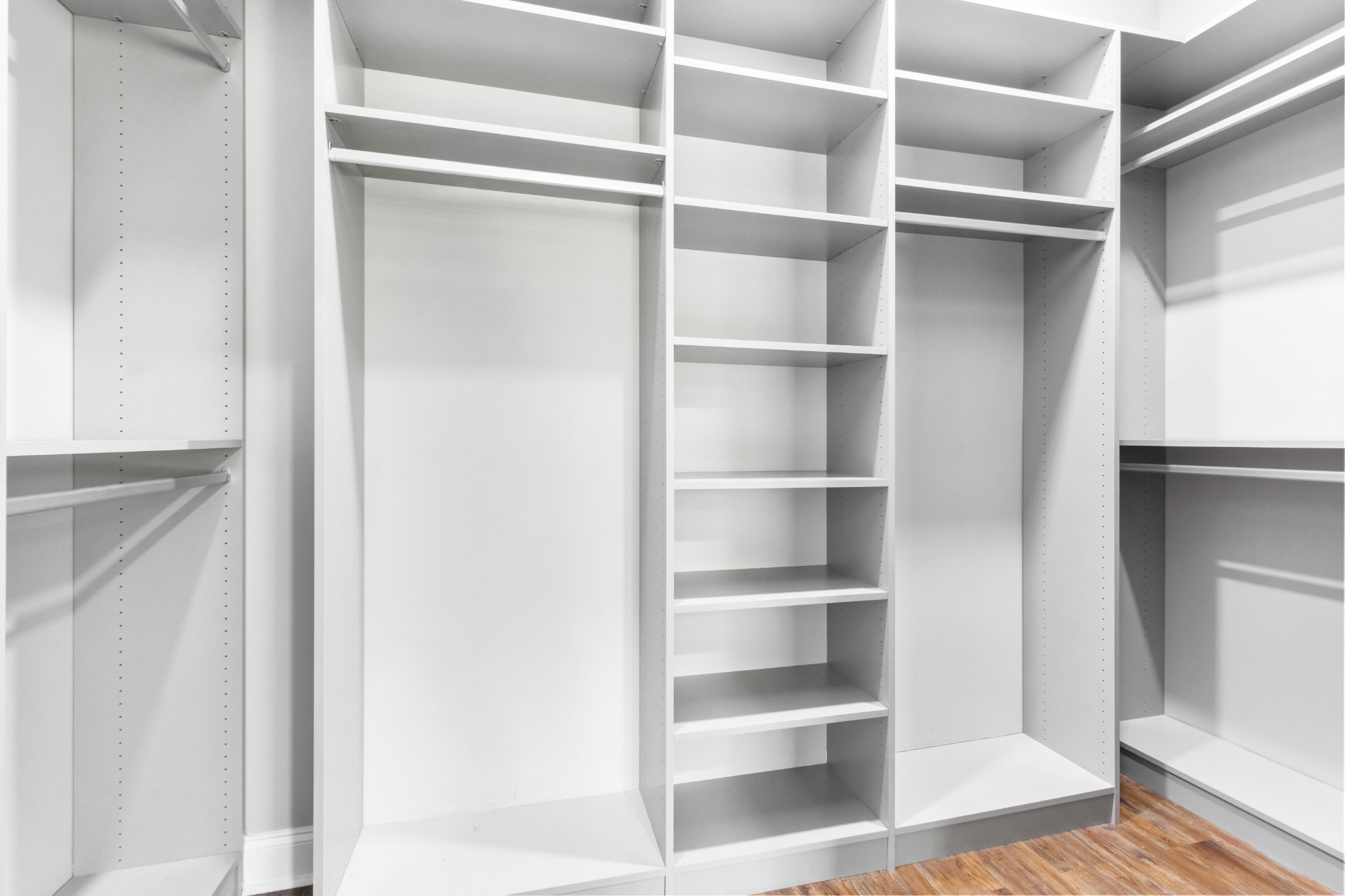 209 Hawkins Road Clarksville, TN 37040 - Photo 21 of 39 a view of walk in closet with empty racks