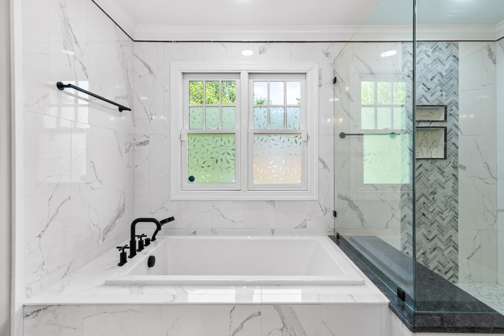 209 Hawkins Road Clarksville, TN 37040 - Photo 24 of 39 a bathroom with a bathtub and shower