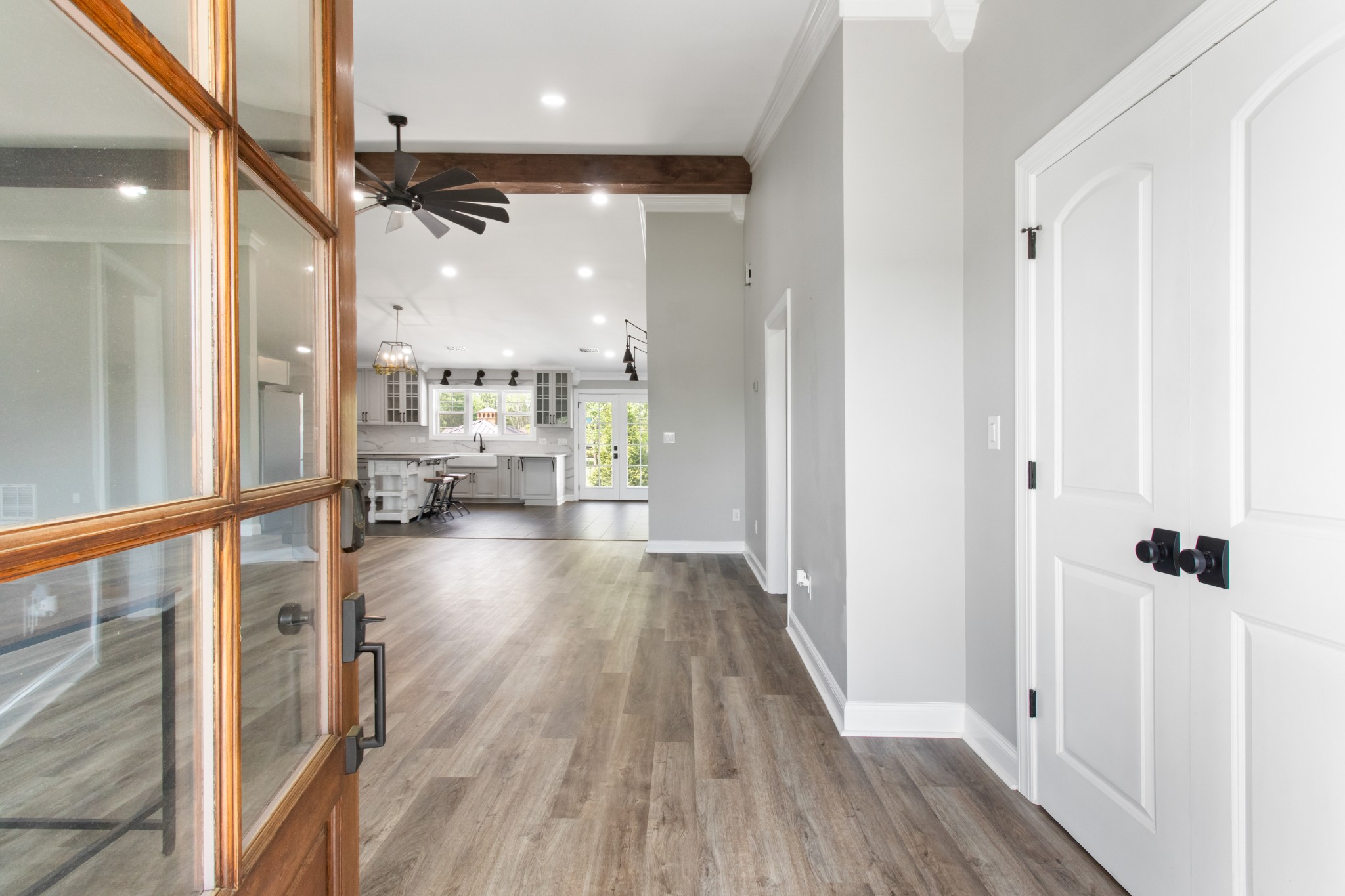 209 Hawkins Road Clarksville, TN 37040 - Photo 3 of 39 a view of living room with wooden floor
