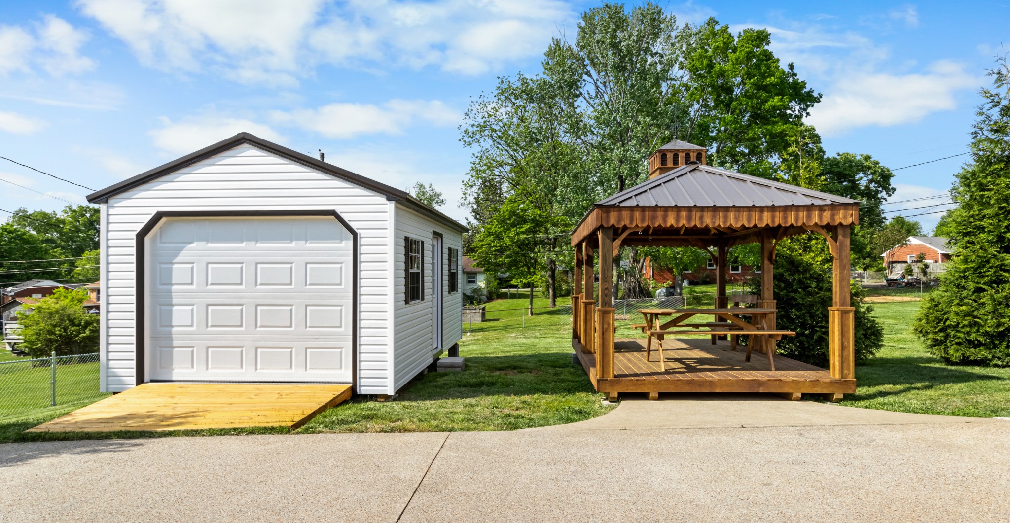 209 Hawkins Road Clarksville, TN 37040 - Photo 34 of 39 a front view of a house with garden