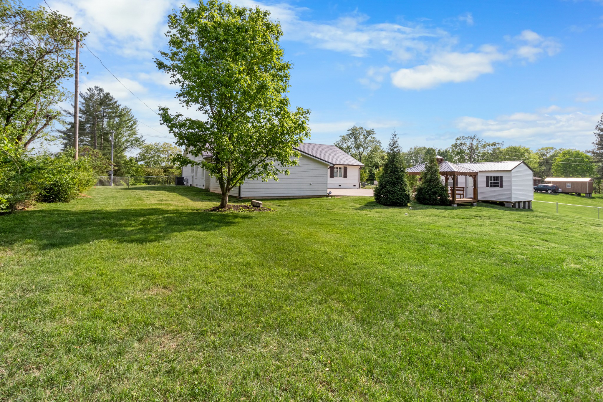 209 Hawkins Road Clarksville, TN 37040 - Photo 36 of 39 a view of a garden with house
