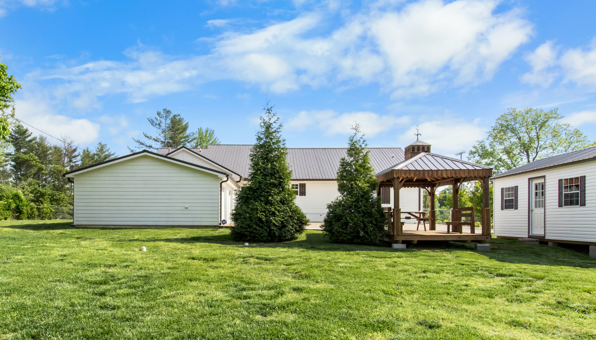 209 Hawkins Road Clarksville, TN 37040 - Photo 37 of 39 a front view of house with a garden