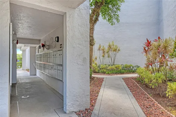 $2,250 | 6850 10th Avenue North, Unit 101, Lake Worth, FL 33467