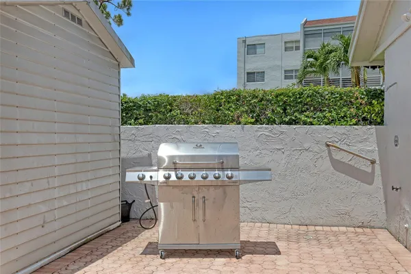 $2,250 | 6850 10th Avenue North, Unit 101, Lake Worth, FL 33467