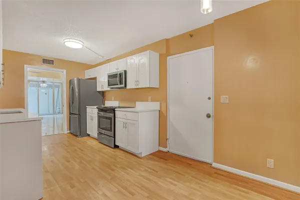 $2,250 | 6850 10th Avenue North, Unit 101, Lake Worth, FL 33467