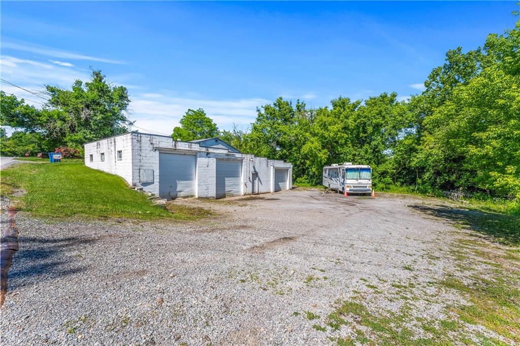 1505 Willowbrook Road New Castle, PA 16101 - Photo 3 of 10 Gallery Image 3