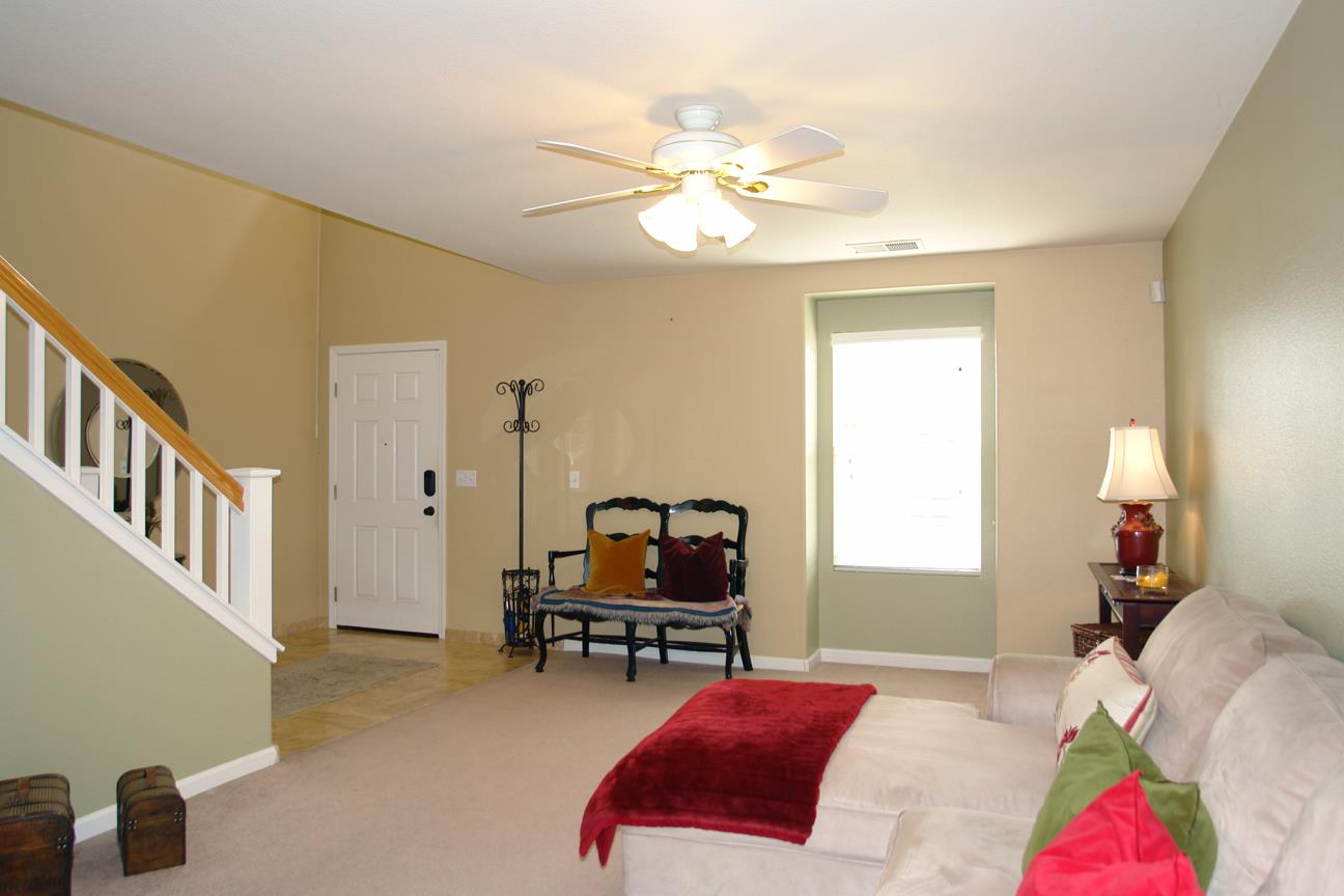 2811 Valley View Road Hollister, CA 95023 - Photo 5 of 37 Gallery Image 5