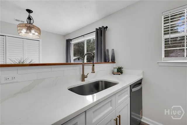 $349,900 | 105 Crossover Lane, Savannah, GA 31410