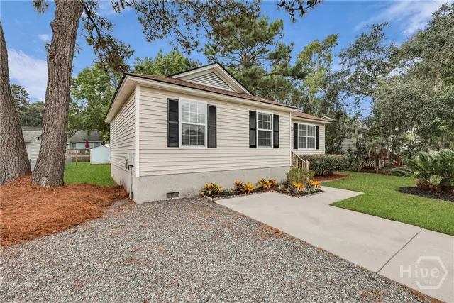 $349,900 | 105 Crossover Lane, Savannah, GA 31410