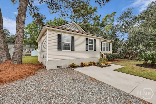 $349,900 | 105 Crossover Lane, Savannah, GA 31410