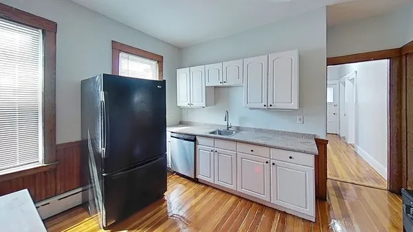 $2,950 | 152 Minot Street, Unit 3, Boston, MA 02122