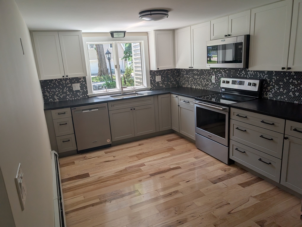 46 Hammond Street Rowley, MA 01969 - Photo 4 of 12